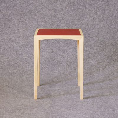 Massivholztisch mit Linoleum Tischplatte