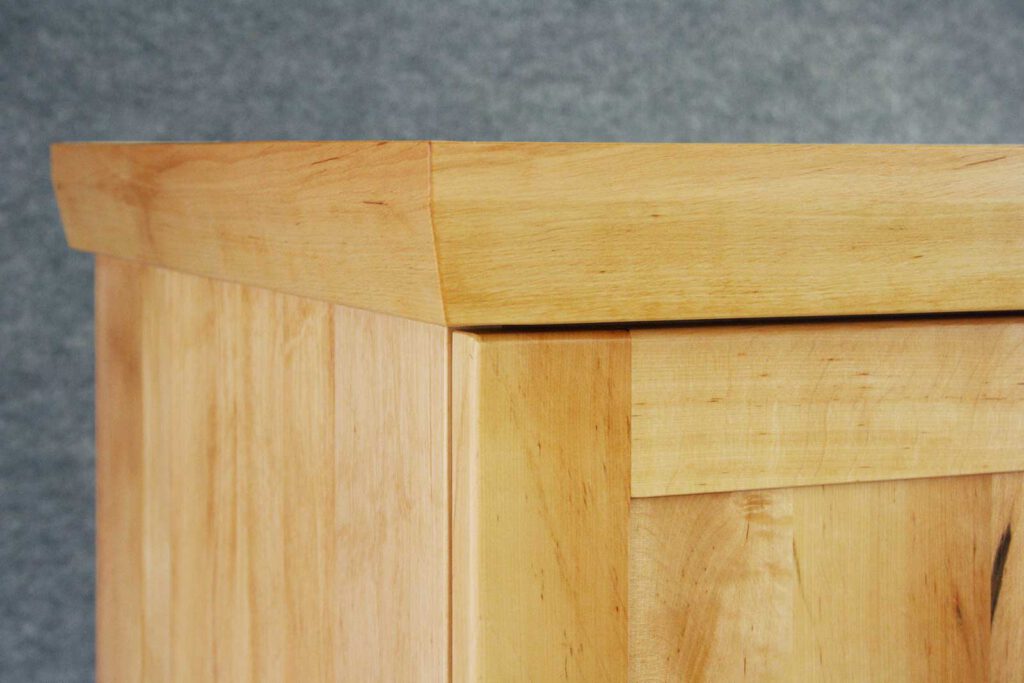 Massivholzschrank Kleiderschrank aus Erlenholz