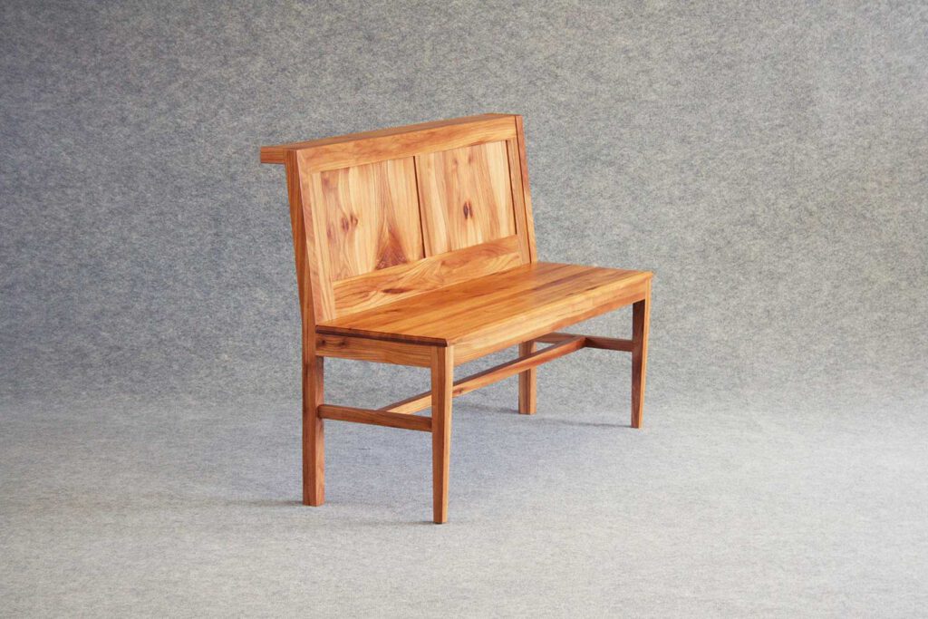 Sitzbank mit Lehne aus Ulmen-Holz
