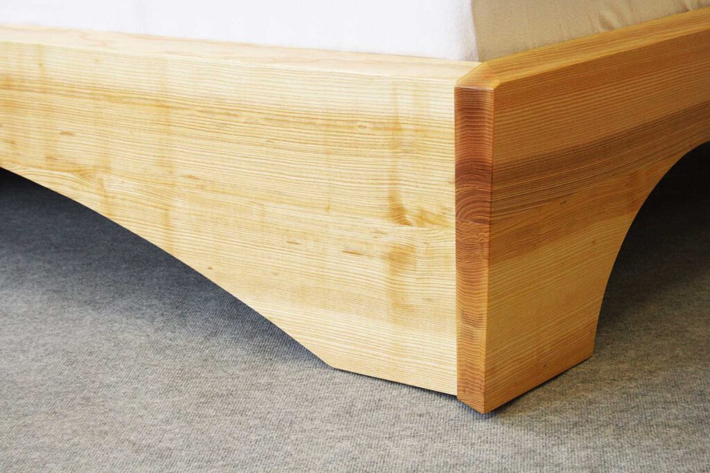 Bett aus Esche Massivholz, geölt