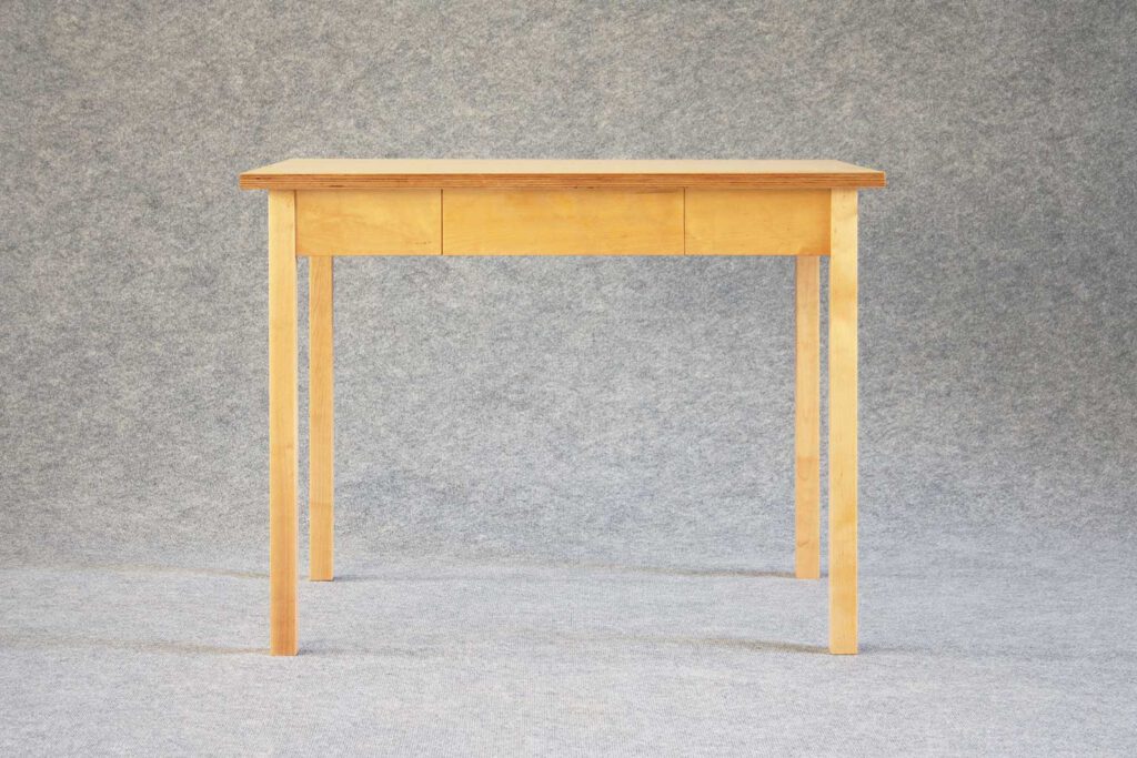 Schreibtisch aus Massivholz Birke
