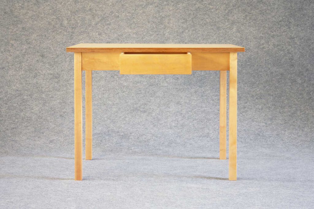 Schreibtisch aus Massivholz Birke